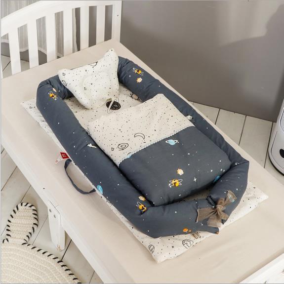 Baby's Portable Crib