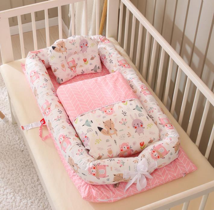 Baby's Portable Crib